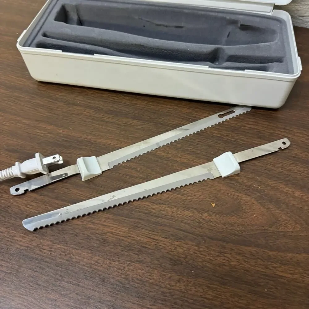 Vintage Toastmaster Electric Carving Knife Working